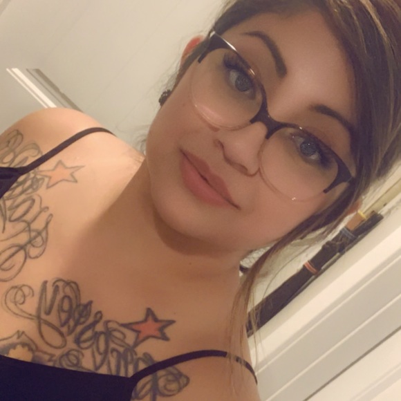 Meet your Posher, Tomasa - Picture 1 of 2